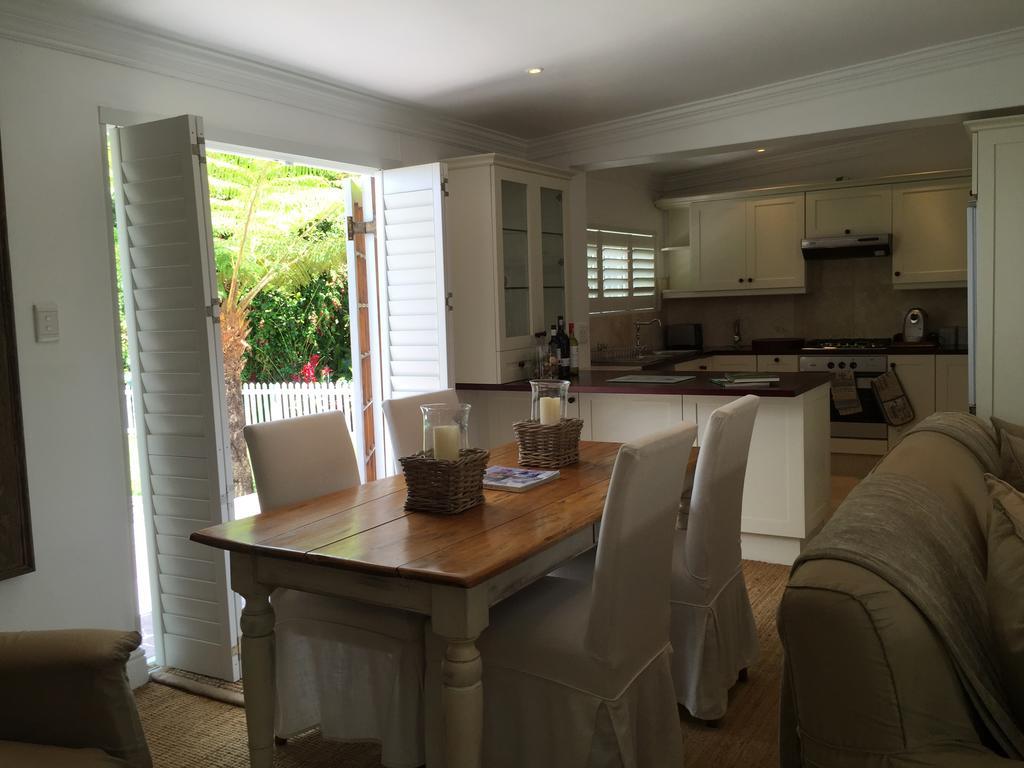 The White Manor Bed & Breakfast Cape Town Room photo